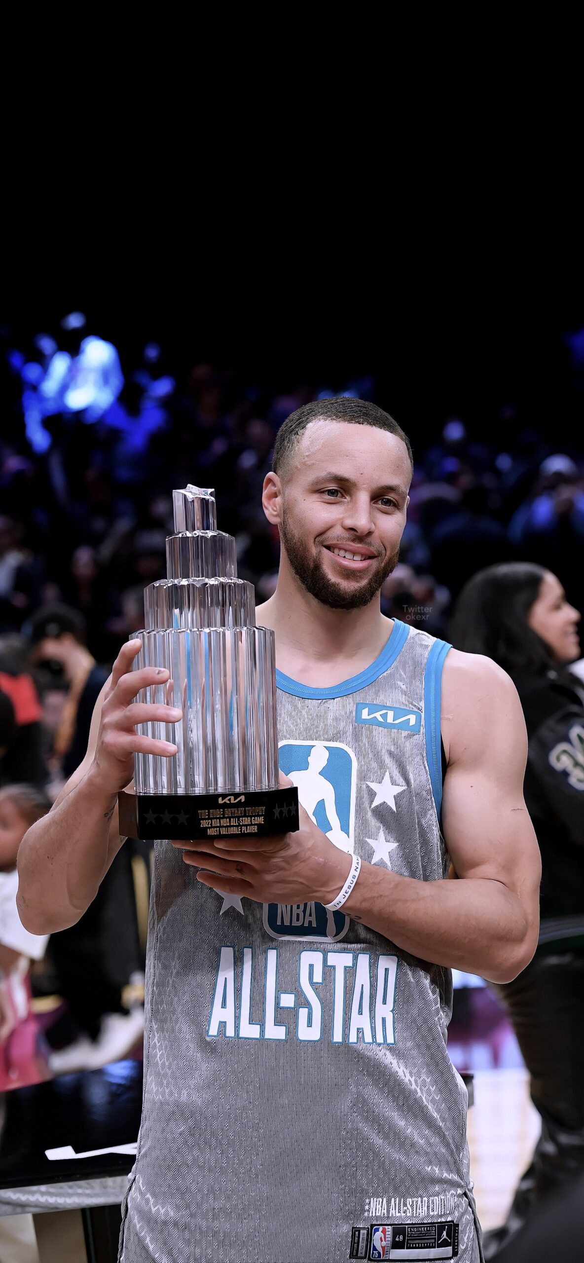 The Phenomenon of Stephen Curry : Beyond the Court